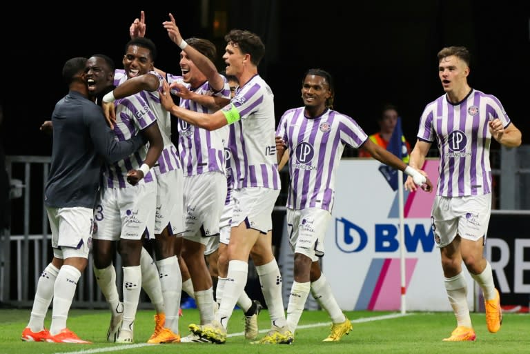 Les joueurs de Toulouse à Rennes le 13 avril 2024 (Fred TANNEAU)