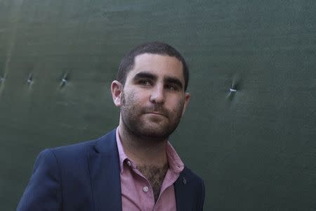 Bitcoin promoter Charlie Shrem walks out of federal court in Lower Manhattan, New York September 4, 2014. REUTERS/Adrees Latif