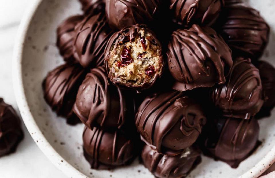 Vegan Cherry Cookie Dough Bites