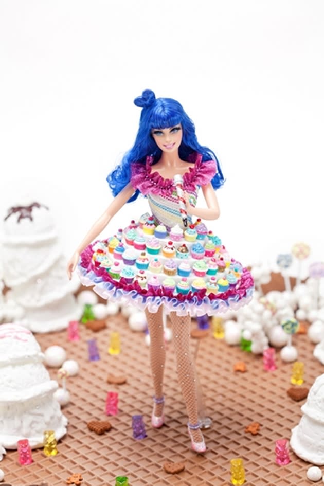 Katy Perry-Puppe im Cupcake-Kleidchen (Bild: www.charitybuzz.com)