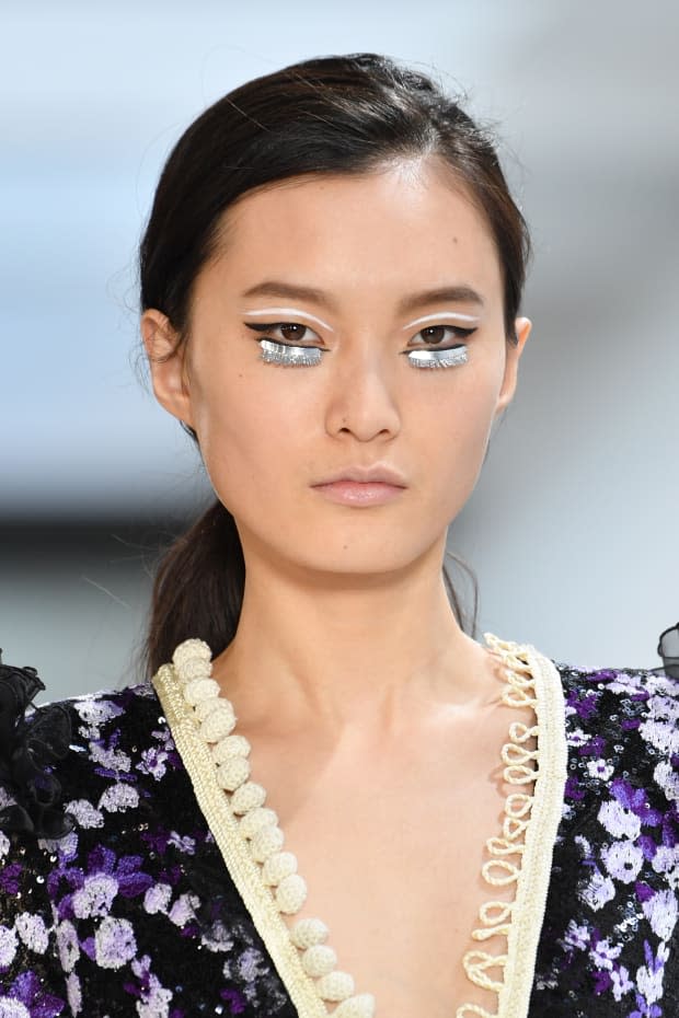 A beauty look from the Giambattista Valli Fall 2019 runway. Photo: Pascal Le Segretain/Getty Images