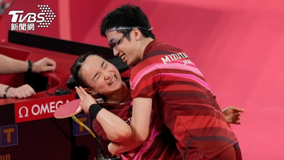 日本隊桌球混雙「兄妹」為日本拿到首面金牌。（圖／達志影像美聯社）