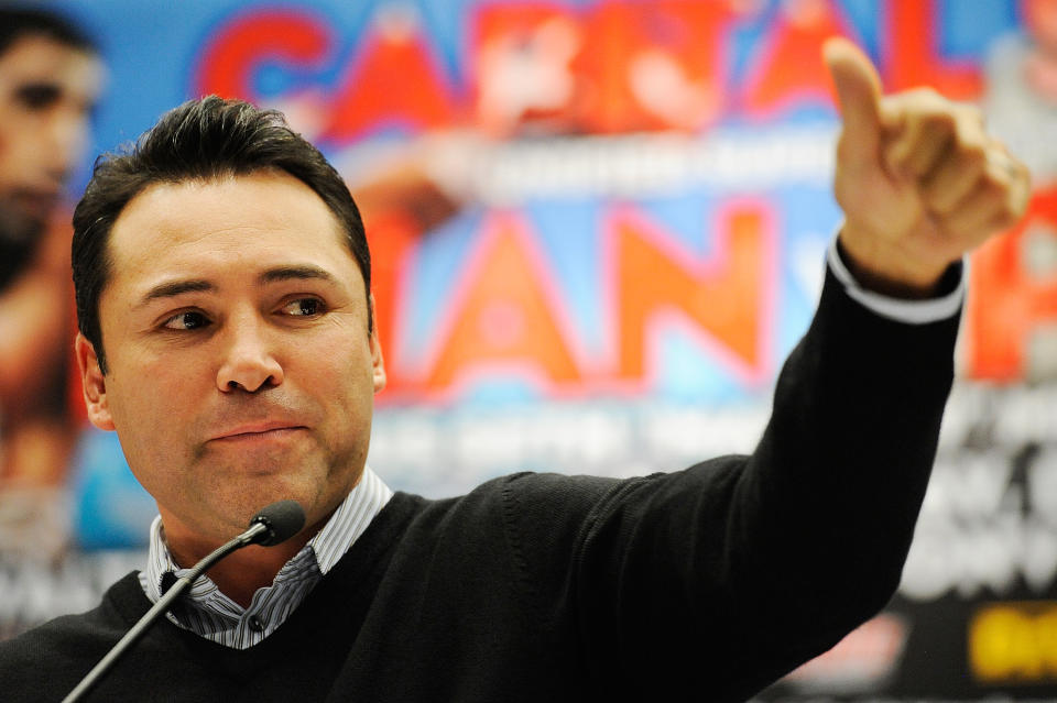 Oscar De La Hoya fue elegido para formar parte de la Clase 2014 del Salón de la Fama del Boxeo Internacional. (Photo by Patrick McDermott/Getty Images)