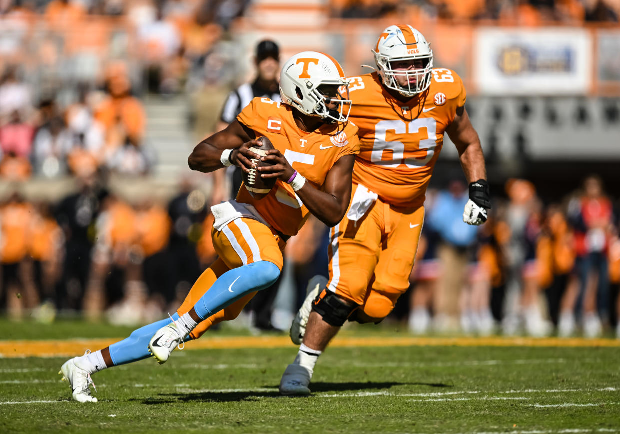 KNOXVILLE, TN - OCTOBER 22: Tennessee Volunteers quarterback Hendon Hooker (5) runs with the ball during the college football game between the Tennessee Volunteers and Tennessee Martin Skyhawks on October 22, 2022 at Neyland Stadium in Knoxville, TN. (Photo by Bryan Lynn/Icon Sportswire via Getty Images)