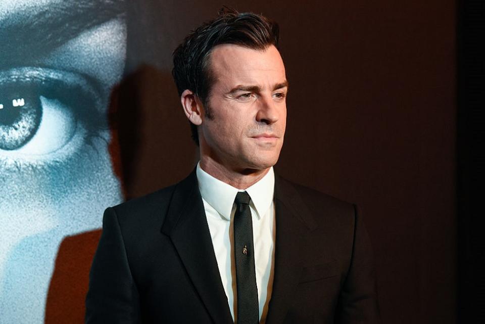 Justin Theroux just shared a #tbt with his “high school sweetheart” Elizabeth Banks, and it’s seriously hilarious