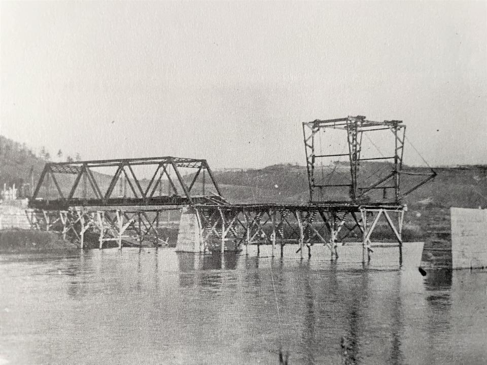 Construction of the fourth bridge at Chenango Bridge, about 1912.