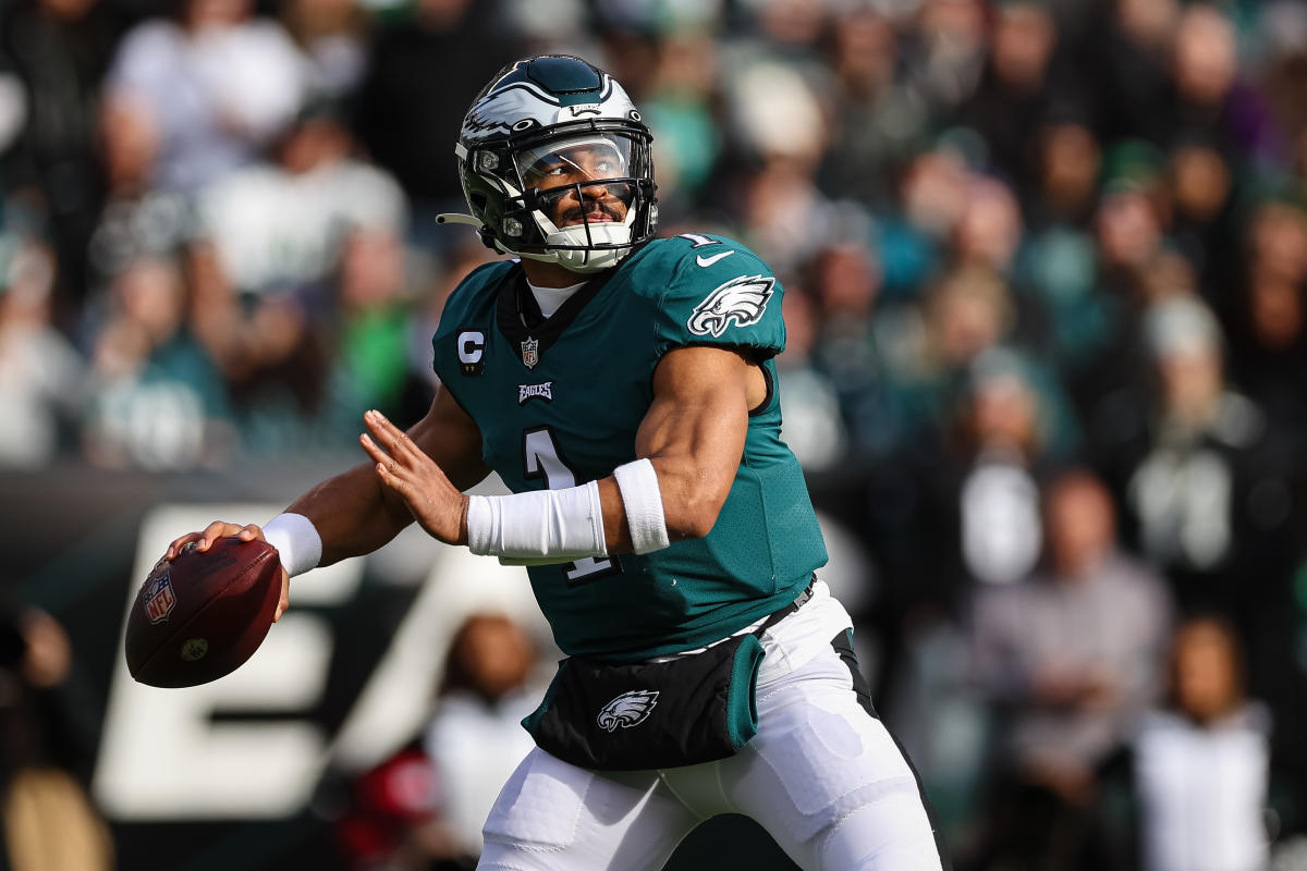 Eagles run all over Vikings, Jalen Hurts racks up three total touchdowns in  victory