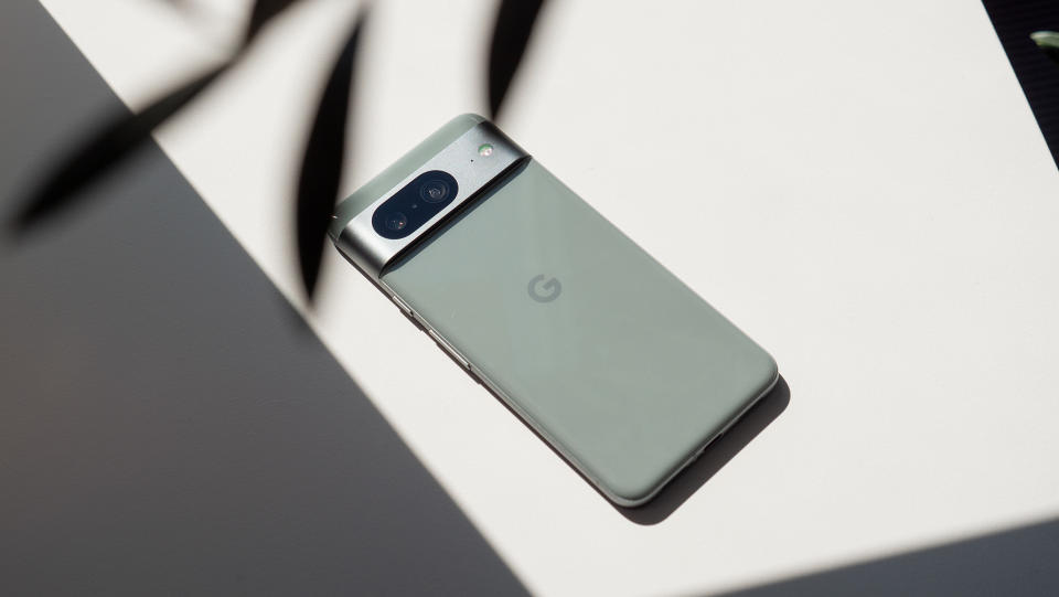 Hands-on with the Google Pixel 8