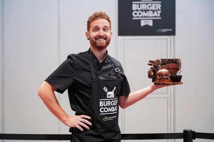 Mikel Gal&#xe1;n, ganador del premio al mejor chef de hamburguesas de Espa&#xf1;a. Foto: Burger Combat