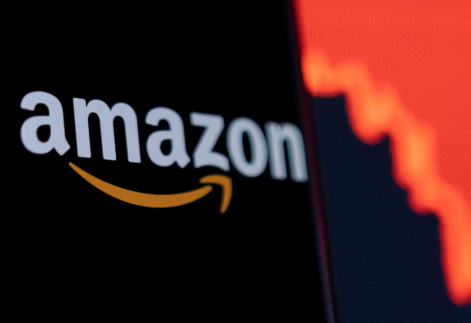 Amazon se prepara para la gran recesión: recorta 100.000 puestos de trabajo, una decisión inédita en su historia REUTERS/Dado Ruvic/Illustration