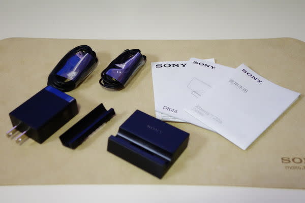 萬元以下 4G超值全頻機 Sony Z2a 土耳其藍開箱 & 縮時錄影實戰