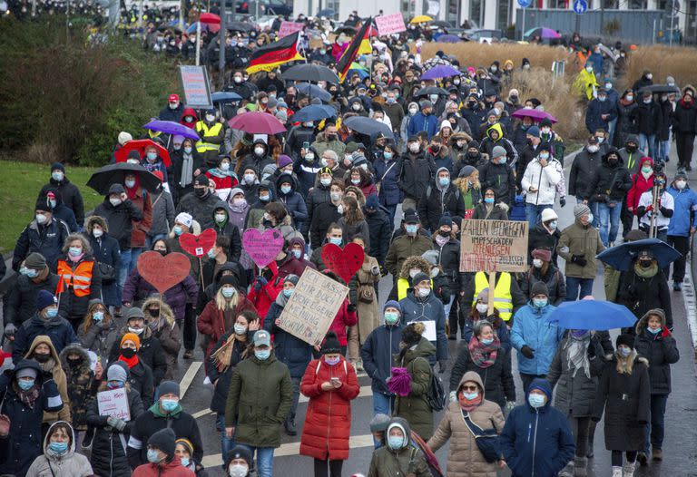 Unos 1200 manifestantes contra las restricciones anticovid marchan en el distrito de Trier-Euren