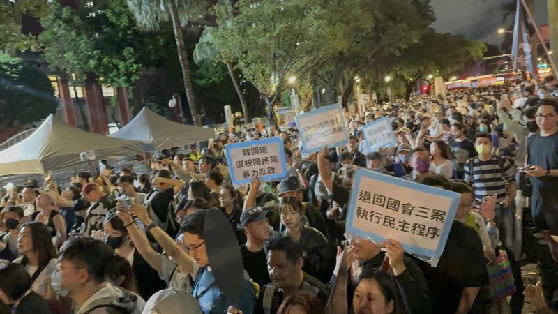 民進黨立委黃捷表示，守護民主、寸土不讓，這是台灣人與生俱來的基因，不要輕易挑戰。（圖／翻攝自黃捷臉書）
