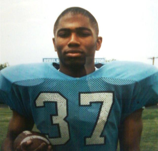 Former Boone County star Shaun Alexander inducted into Seattle