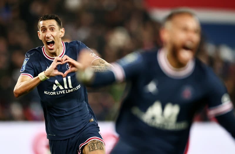 Ángel di María celbra tras anotar el gol del triunfo del Paris St Germain sobre el Lille en el partido de la Ligue 1, en el Parque de los Príncipes, París, Francia