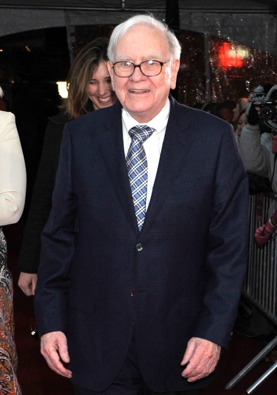 <b>Warren Buffett</b> es el tercer hombre más rico del mundo que también ha visto cómo su patrimonio se ha visto disminuido en 6.000 millones de dólares hasta los <b>44.000 millones</b>. Parece ser que este año, la crisis si está arañando millones a los más ricos del mundo.<br>(Foto: Getty Images)
