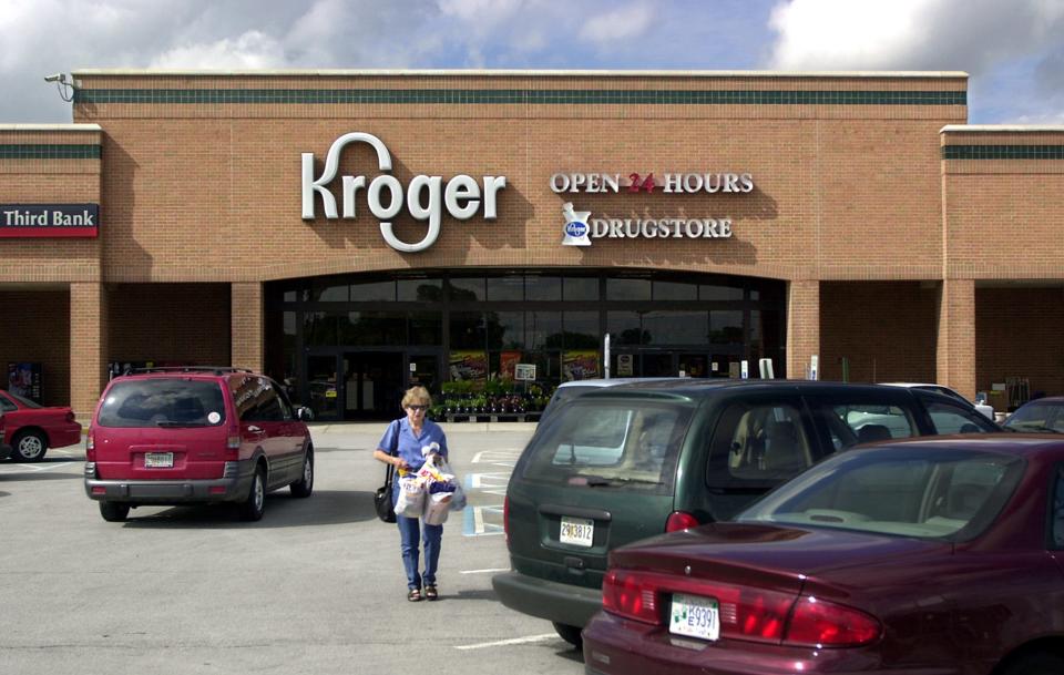 6-6-2001      There are nearly 10 chains competing in the grocery store market two of the most noted are Kroger and Marsh which take in the largest share of the money. This Kroger is in direct competition with the Marsh located directly across the street near the intersections of 116th Street and Allisonville Roads in Fishers.(MATT DETRICH PHOTO) File 59788 w/Knight Story.