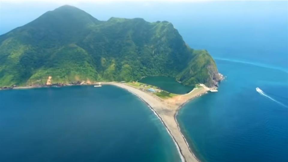 龜山島是熱門旅遊景點，吸引許多遊客造訪。（圖／東森新聞）