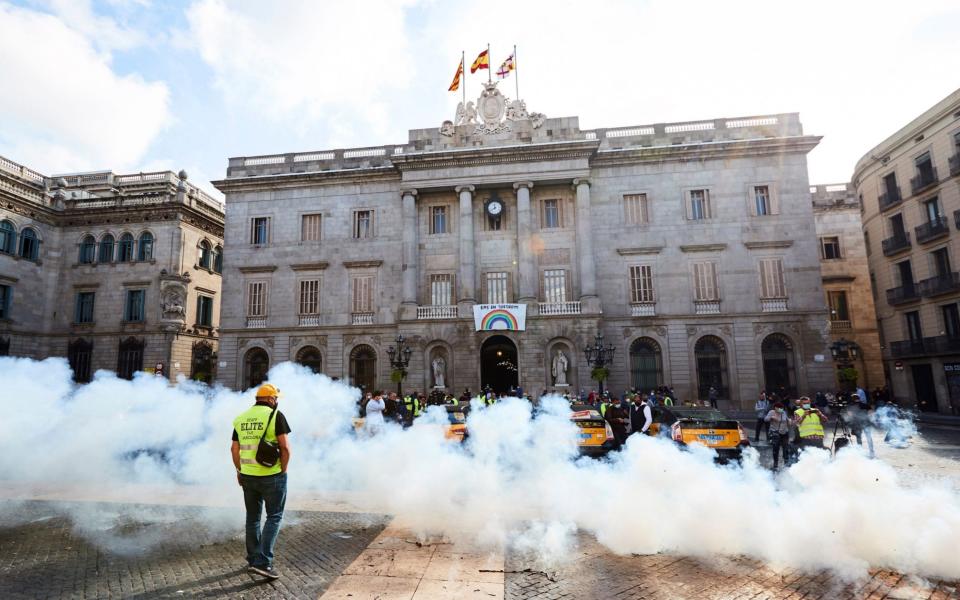 Taxi drivers demand financial aid for their sector during the crisis caused by the coronavirus pandemic