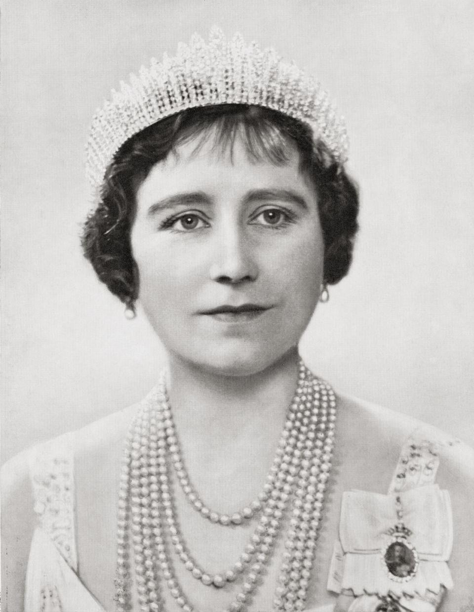 1937: Becoming Queen Consort