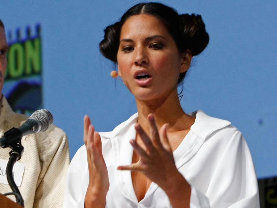 olivia munn dressed as princess leia