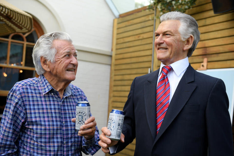 Former prime minister Bob Hawke poses for a photograph with a wax figure of himself at a media event to celebrate his 88th birthday, in Sydney, Thursday, December 7, 2017. (AAP Image/Dan Himbrechts)