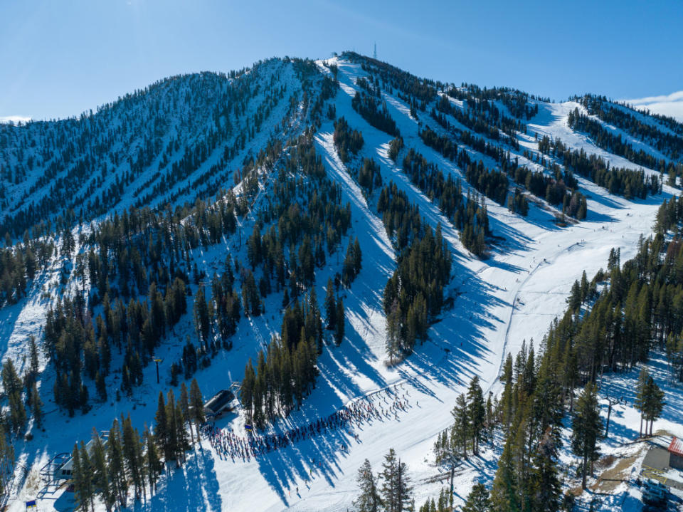 The open run can be seen on the looker's right descending from the crest.<p>Mt. Rose Ski Tahoe</p>