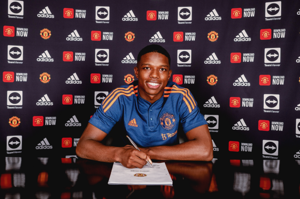 Tyrell Malacia becomes first signing of the Erik ten Hag era at Manchester United (Manchester United)