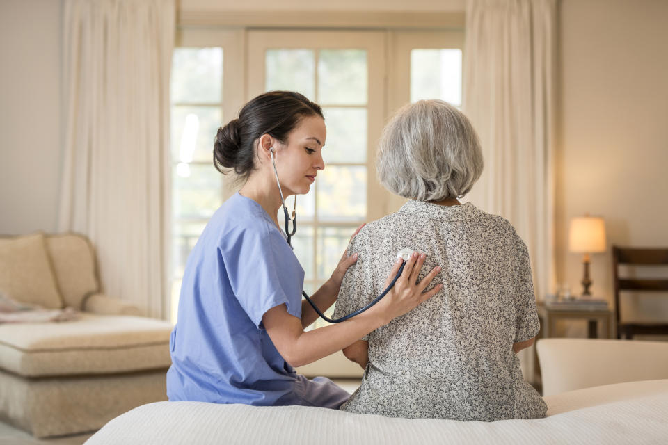 Una habitación privada en las residencias para adultos mayores puede sobrepasar los US$ 10.000. Foto: Getty Images