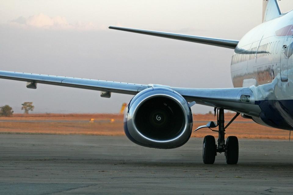 一架波音737-300飛機在塞內加爾滑出跑道，造成至少10人受傷，其中4人傷勢嚴重。（圖非當事飛機，翻攝自pixabay）