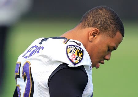 Baltimore Ravens running back Ray Rice warms up during the NFL's Super Bowl XLVII football practice in Metairie, Louisiana in this February 1, 2013 file photo. REUTERS/Sean Gardner/Files