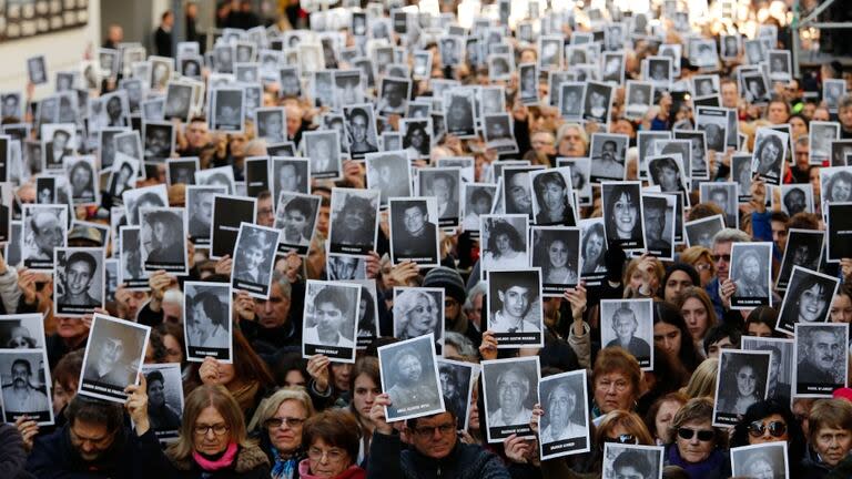 Los nombres de las 85 víctimas que perdieron la vida en el atentado de la AMIA