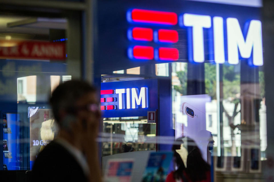 Elliott Claims Victory as Vivendi Pulls Telecom Italia Vote