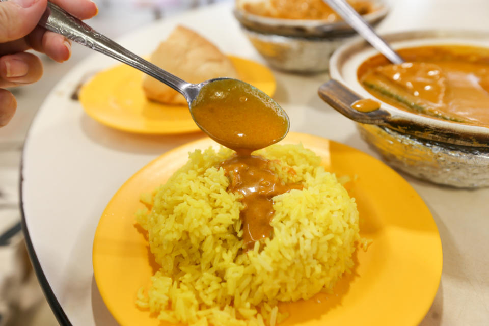 Hock Shun Homemade Claypot Curry 13 - curry with turmeric rice