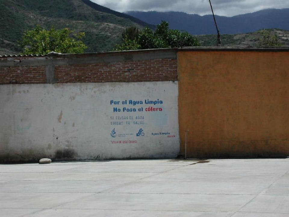 <span class="caption">An anti-cholera campaign for clean drinking water in Oaxaca.</span> <span class="attribution"><span class="source">Jeffrey H. Cohen</span></span>