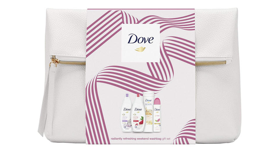 Dove Radiantly Refreshing Weekend Wash Bag Gift Set