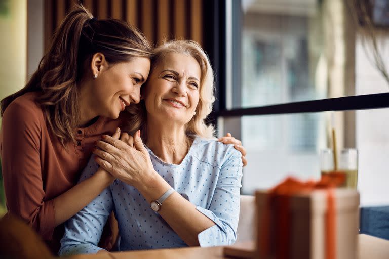 Junto al regalo, se puede dedicar una linda frase a las mamás en el Día de la Madre