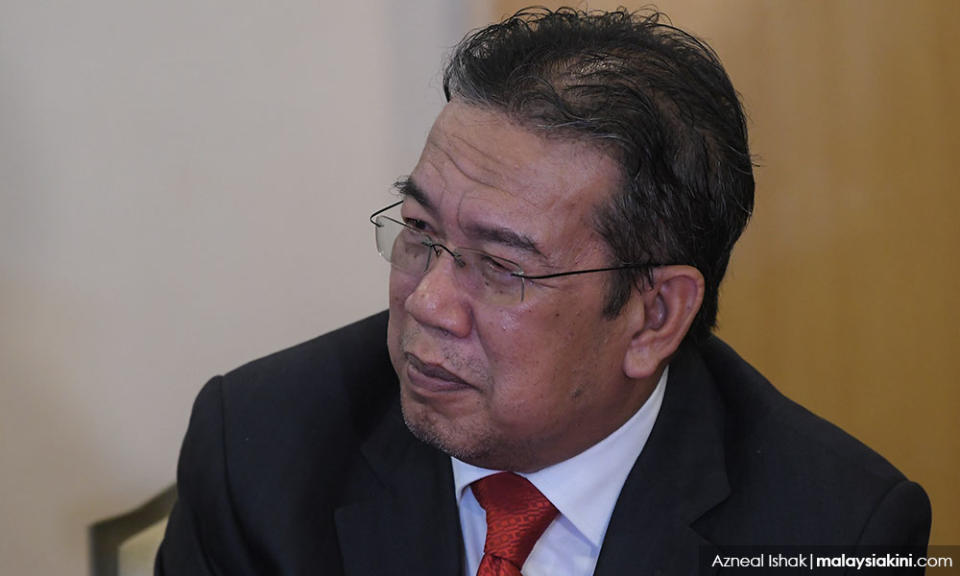 Despite apology, Umno continues to pile pressure on minister