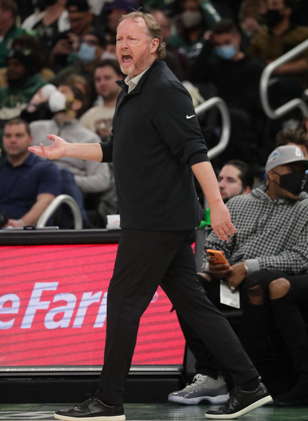 Milwaukee Bucks head coach Mike Budenholzer during the second half of the Milwaukee Bucks 118-99 win over the Golden State Warriors at Fiserv Forum in Milwaukee on Thursday, Jan. 13, 2022. Photo by Mike De Sisti / The Milwaukee Journal Sentinel 