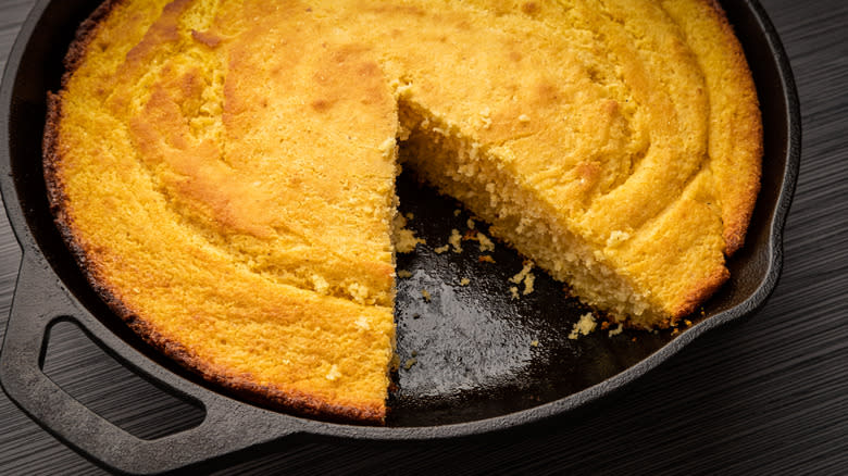 cornbread in cast iron skillet 