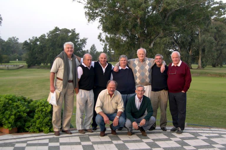 Una foto reciente del equipo de los Pumas del 65, los que iniciaron el camino