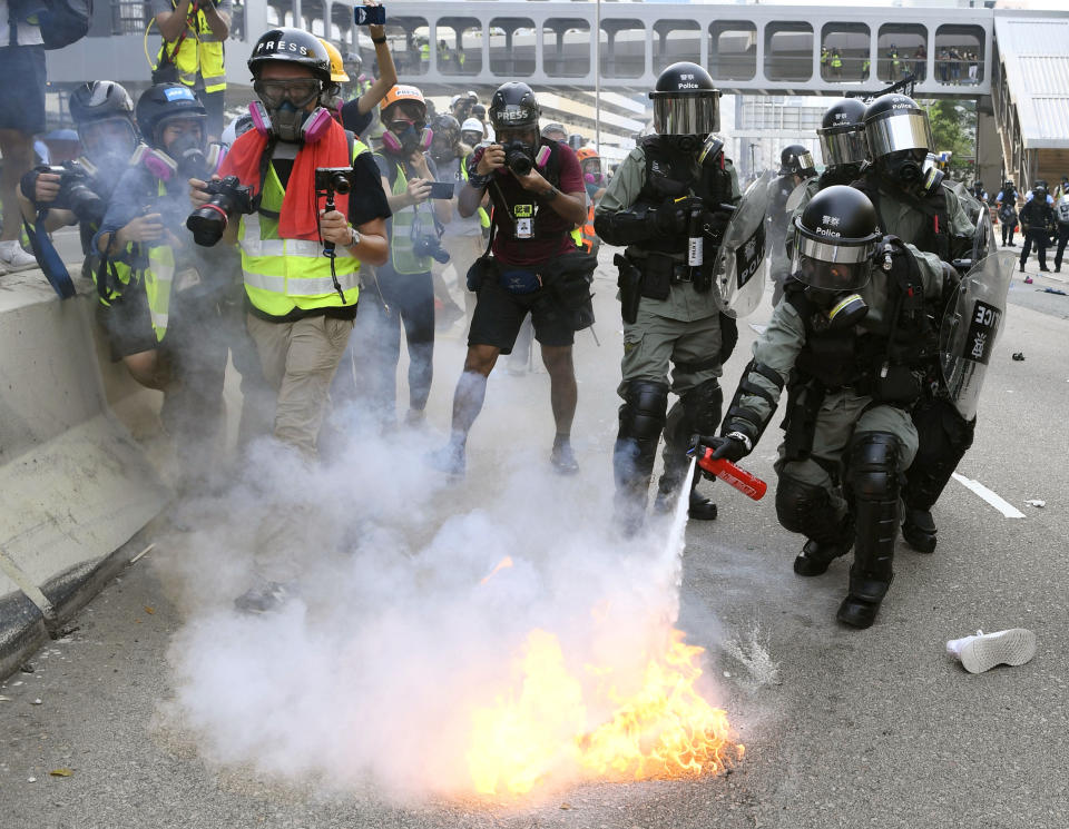 香港示威運動爆發後，不少人考慮移民。（示意圖／達志影像）