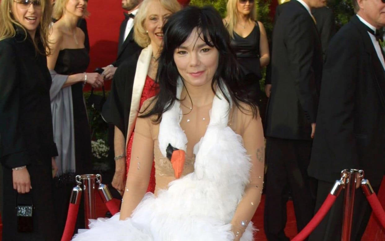 Bjork on the red carpet at the 73rd Annual Academy Awards in 2001  - FIlmMagic