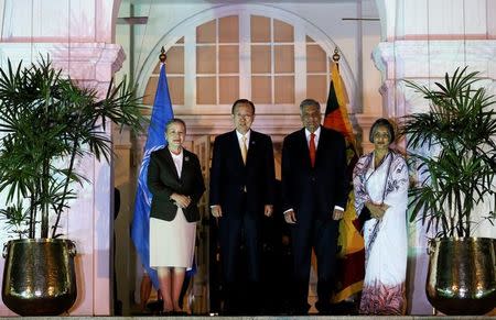 U.N. Secretary General Ban Ki-moon (2nd L), his wife Yoo Soon-taek (L) pose for photographs with Sri Lanka's Prime Minister Ranil Wickremesinghe (2nd R) and his wife Maithree Wickramasinghe (R) at their meeting during Moon's three-day official visit, in Colombo, Sri Lanka, August 31, 2016. REUTERS/Dinuka Liyanawatte