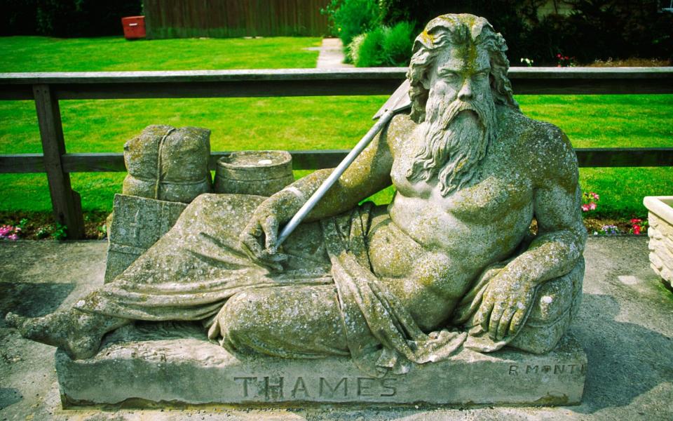 The statue of Old Father Thames, located on top of St. John's Lock in Lechlade, is the starting point of this walk.