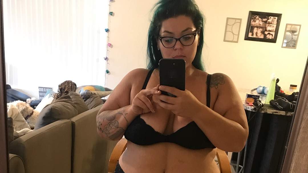 This Influencer Posted a Photo in Her Bra and Underwear to Show the Biggest  Problem With Dieting