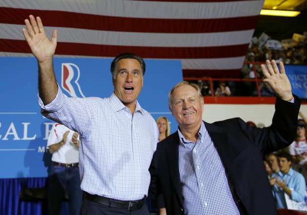 L'ancien joueur professionnel de golf Jack Nicklaus a donné son appui à Mitt Romney. (Reuters/Brian Snyder)