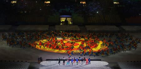 2016 Rio Olympics - Closing ceremony - Maracana - Rio de Janeiro, Brazil - 21/08/2016. Performers take part in the closing ceremony. REUTERS/Edgard Garrido