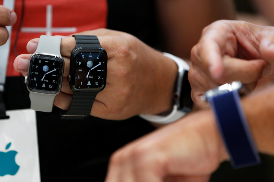 Apple Watches gibt es jetzt auf Amazon reduziert. (Bild: Reuters)