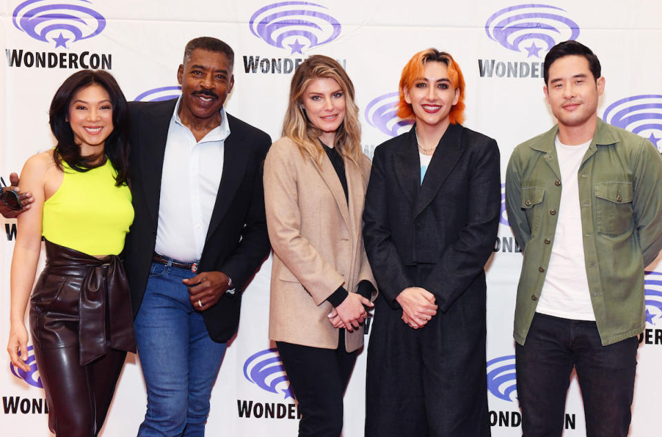 ANAHEIM, CALIFORNIA - MARCH 25: (L-R) Nanrisa Lee, Ernie Hudson, Caitlin Bassett, Mason Alexander Park and Raymond Lee attend the 